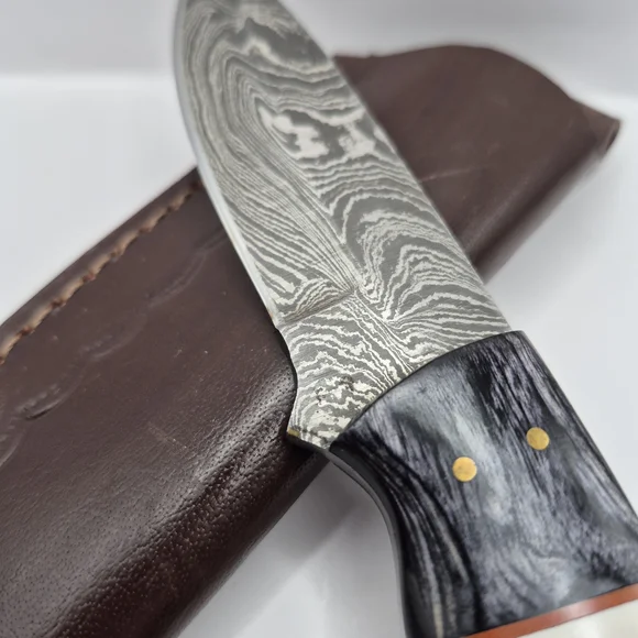 NEW!!! Damascus Steel Knife with Artistic Handle and Leather Sheath - Picture 4 of 11